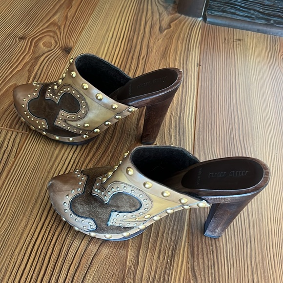 Brown and Gold Miu Miu Heeled Clogs - Picture 7 of 11